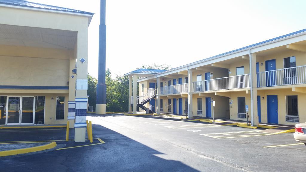 Royal Inn 阿拉楚阿 外观 照片